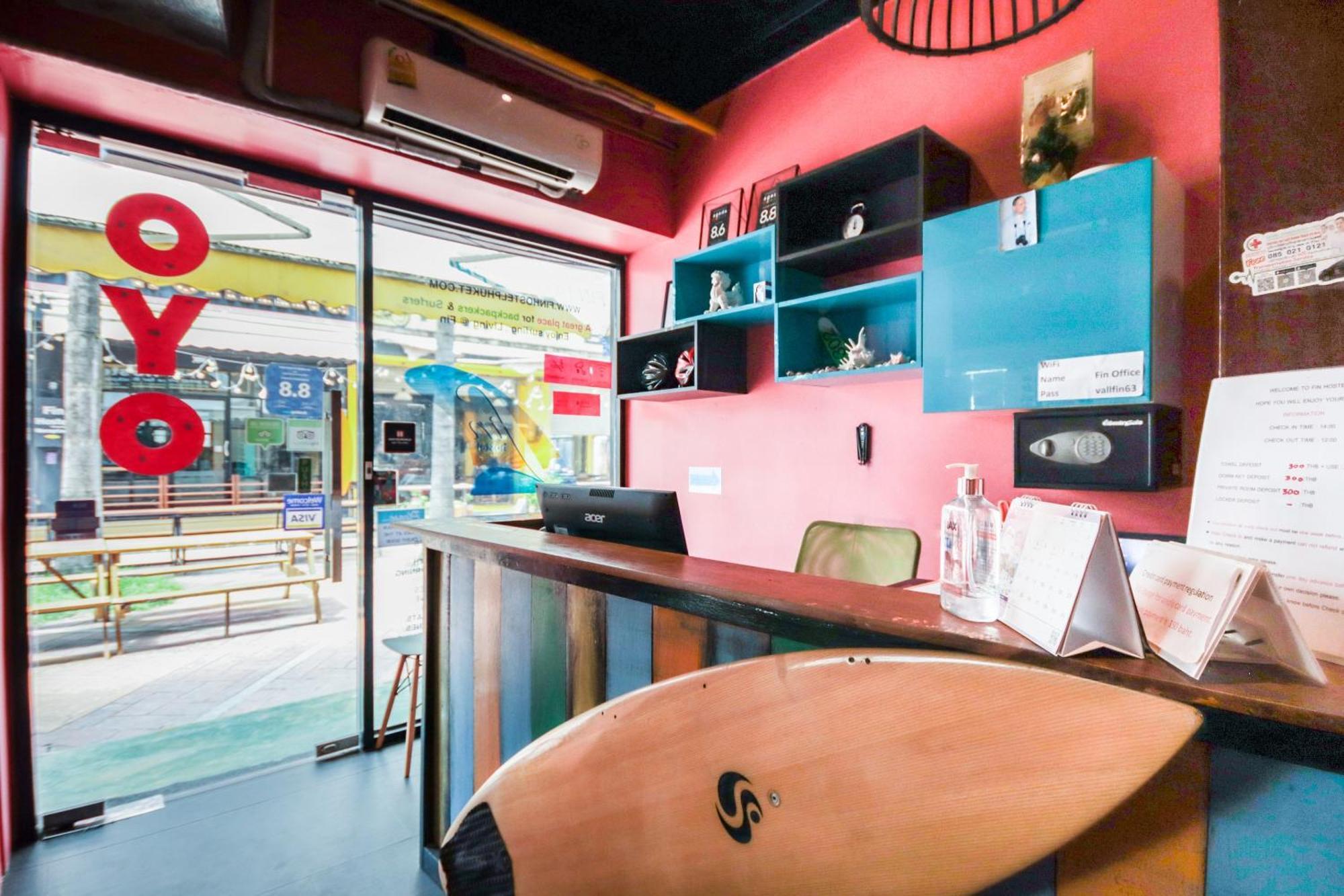 Oyo 1074 Fin Hostel Bãi biển Kata Ngoại thất bức ảnh