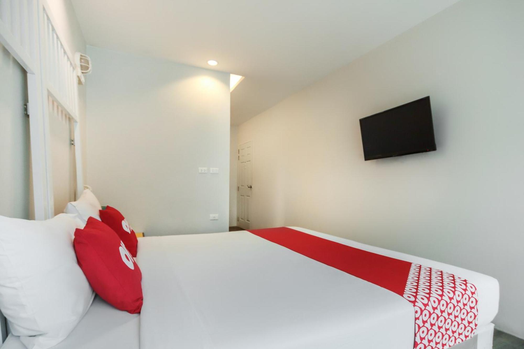 Oyo 1074 Fin Hostel Bãi biển Kata Ngoại thất bức ảnh