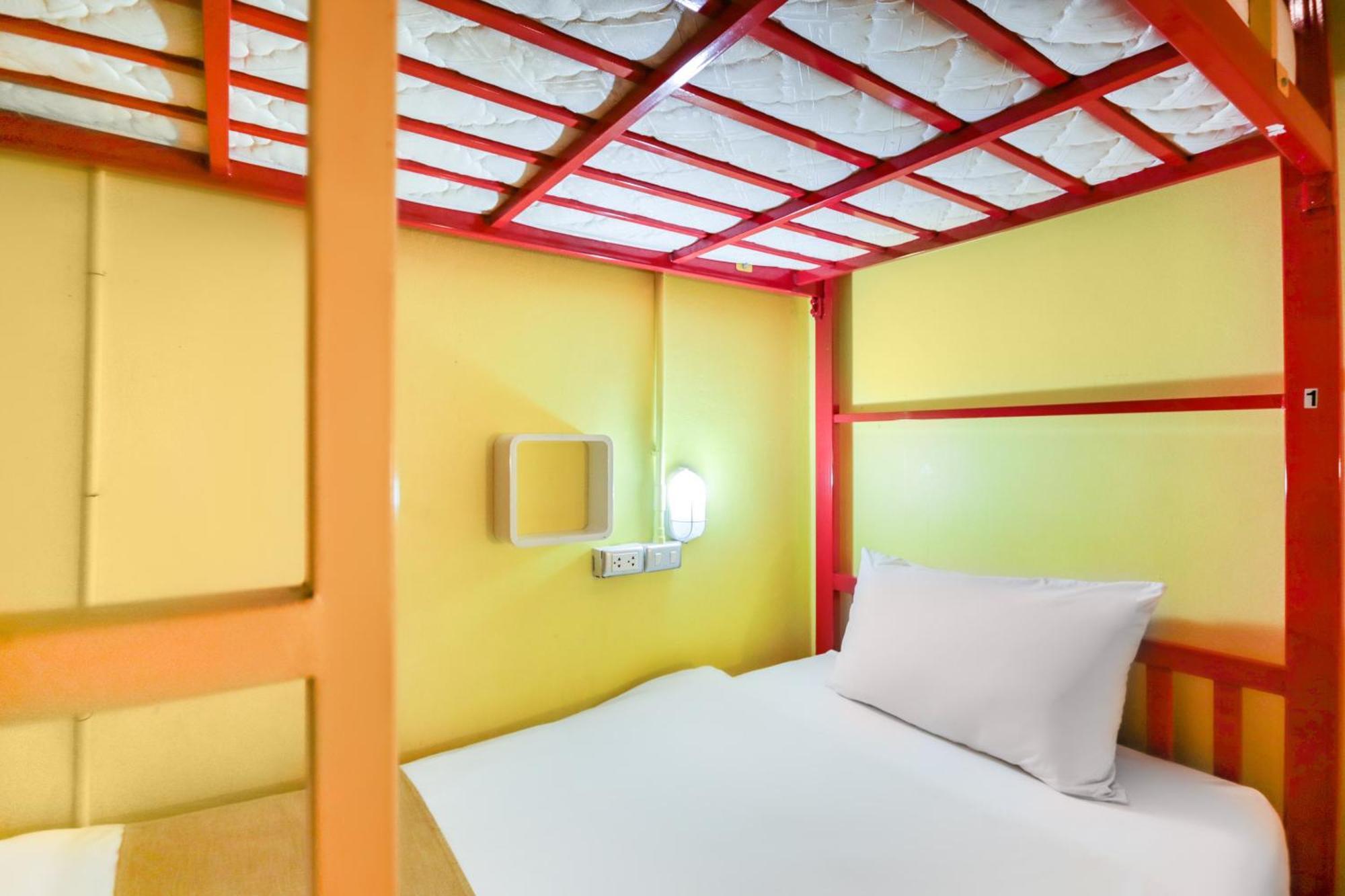 Oyo 1074 Fin Hostel Bãi biển Kata Ngoại thất bức ảnh