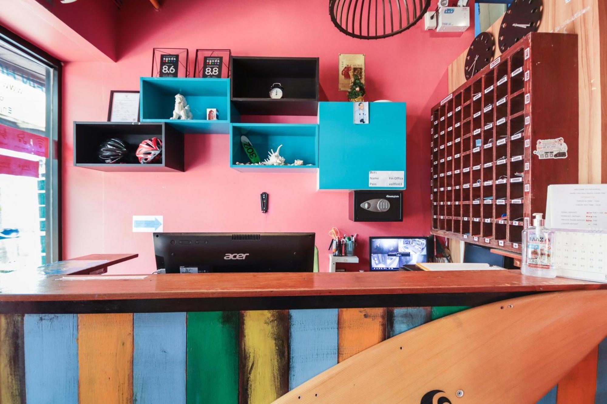 Oyo 1074 Fin Hostel Bãi biển Kata Ngoại thất bức ảnh