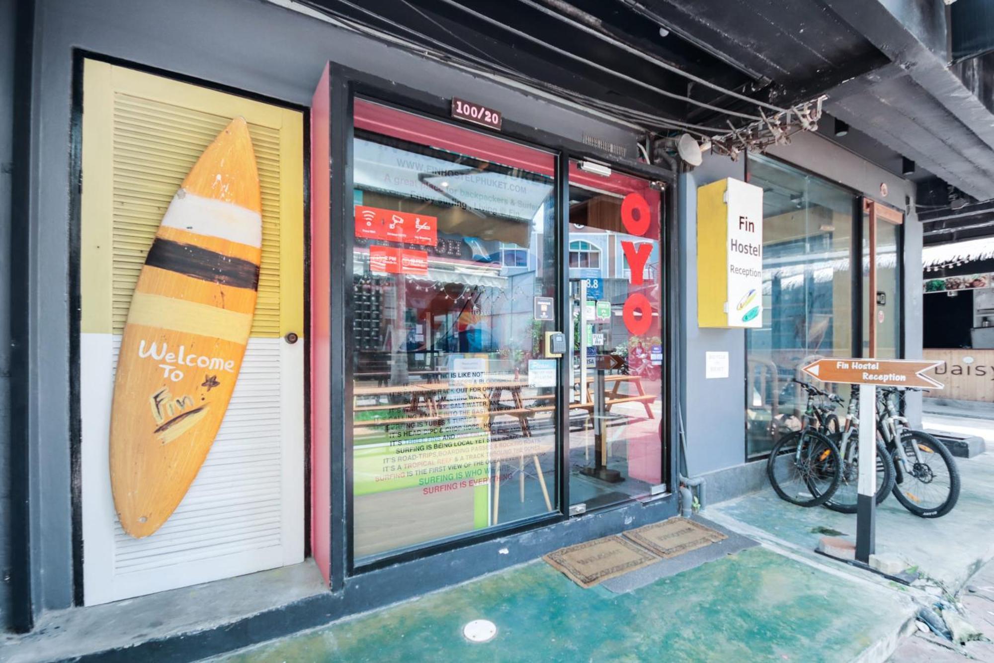 Oyo 1074 Fin Hostel Bãi biển Kata Ngoại thất bức ảnh