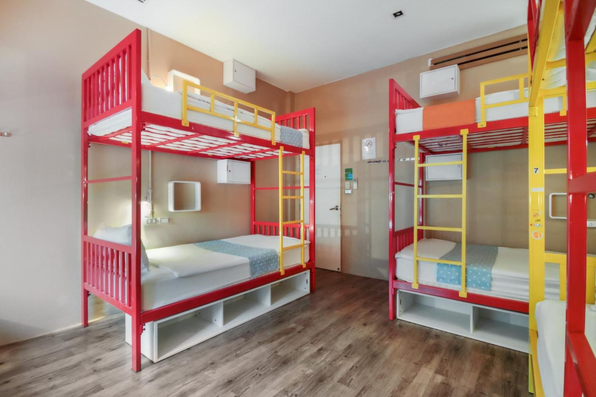 Oyo 1074 Fin Hostel Bãi biển Kata Ngoại thất bức ảnh