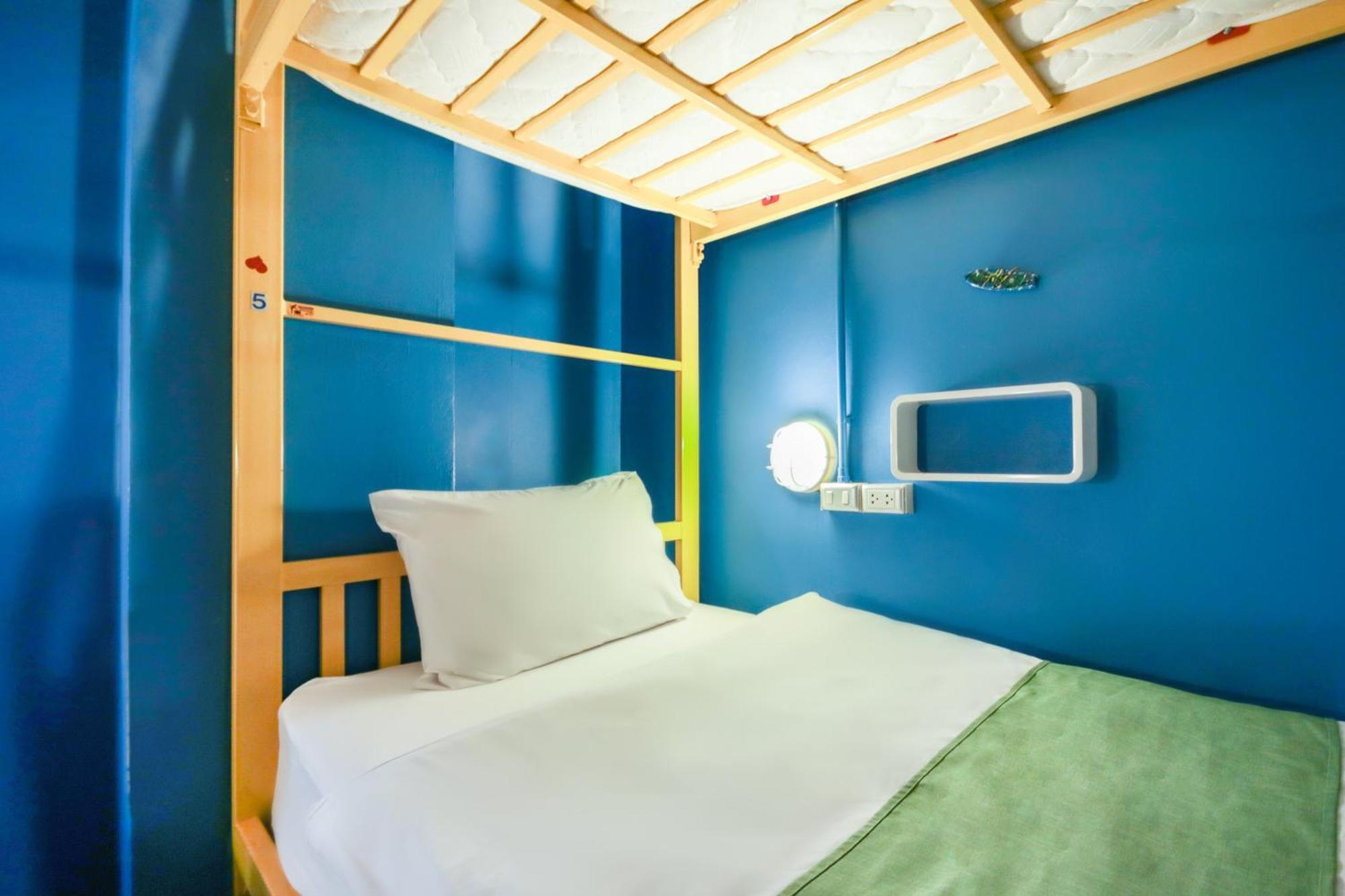 Oyo 1074 Fin Hostel Bãi biển Kata Ngoại thất bức ảnh